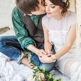 Love Story идеи позы фотограф Киев Марина Праздничная на фотосессию