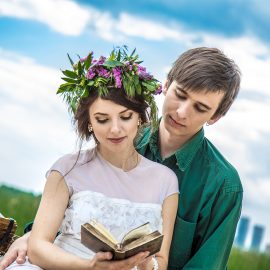 Love story фотограф Киев предсвадебная фотосъемка до свадебная фотосессия бохо у реки на Днепре