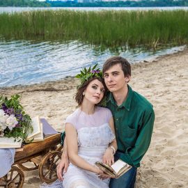 Love story фотограф Киев предсвадебная фотосъемка до свадебная фотосессия бохо у реки на Днепре