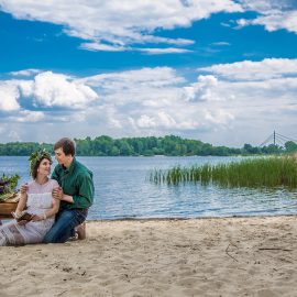 Love story фотограф Киев предсвадебная фотосъемка до свадебная фотосессия бохо у реки на Днепре