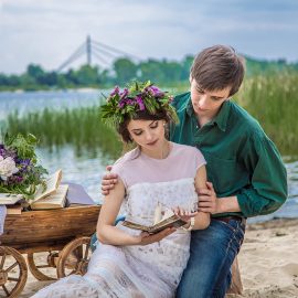 Love story фотограф Киев предсвадебная фотосъемка до свадебная фотосессия бохо у реки на Днепре