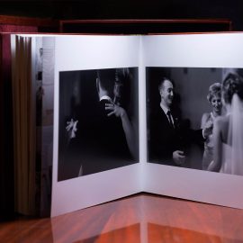 свадебная фотокнига кожанная коричневая чемодан для фотокниги короб заказать Киев