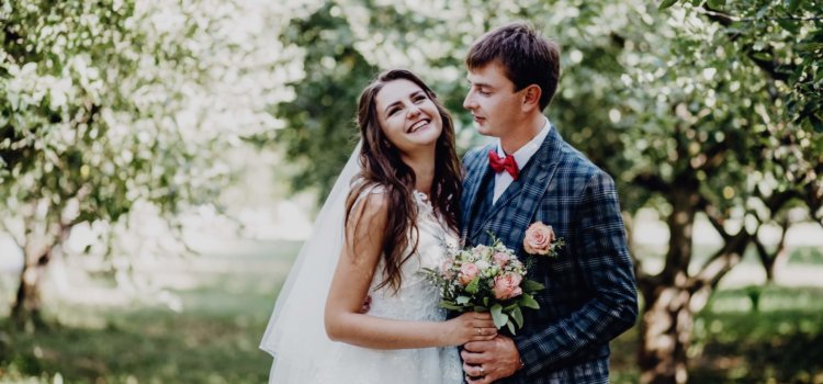 Весільний день. Вінчання. Весільна фотосесія восени.