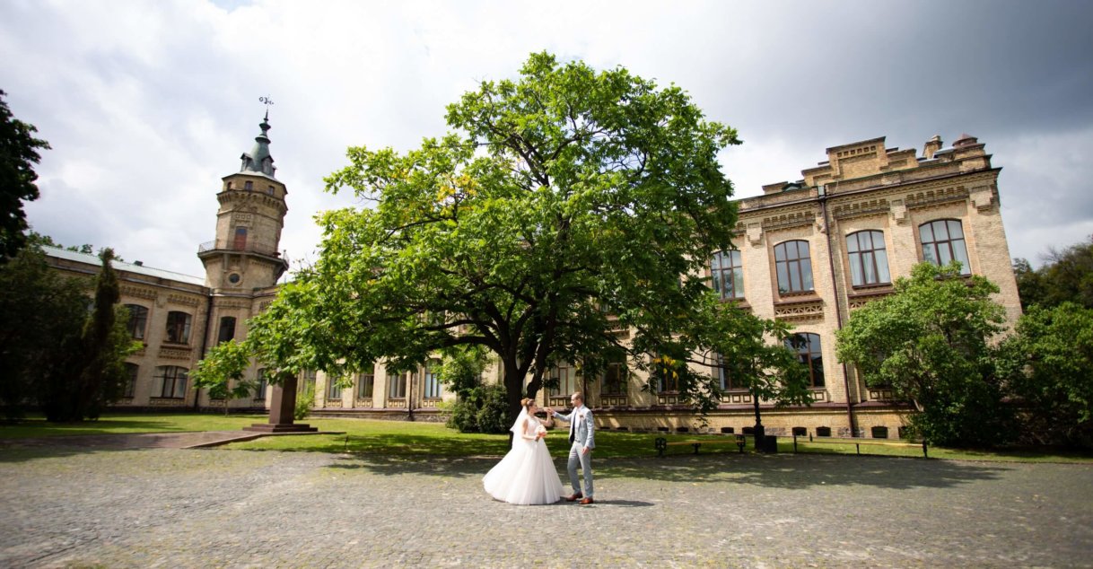 Весільна фотосесія біля КПІ