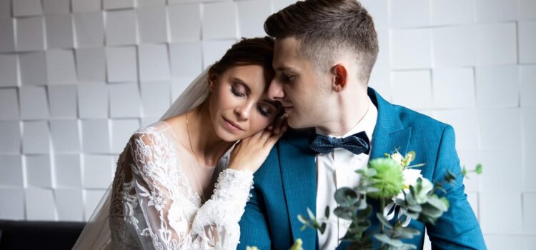 Весільна фотосесія. Ранок молодят та прогулянка.